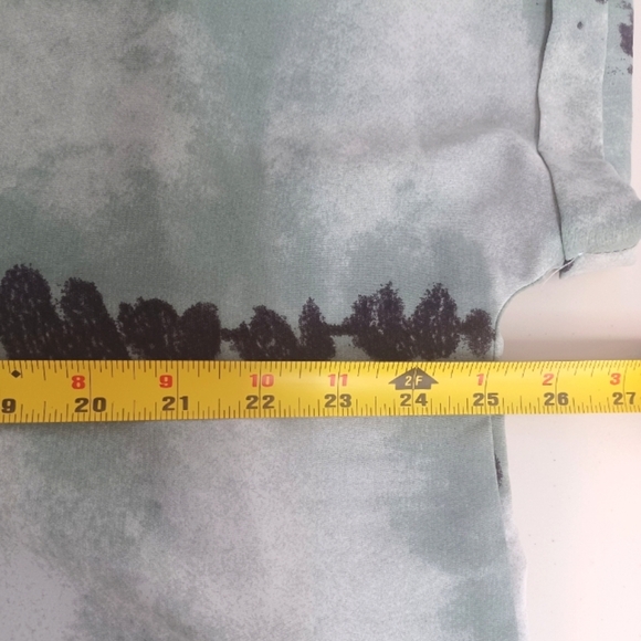 Entro Abstract Print V-Neck Rolled Cuff Sleeve Sz 1X Blouse - Picture 8 of 11